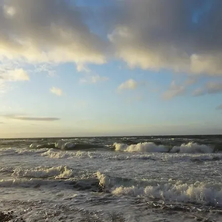 10 Person In Graested-by Traum