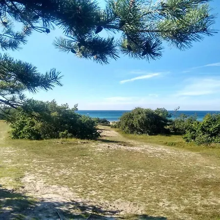 10 Person In Graested-by Traum