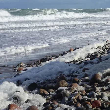 10 Person In Graested-by Traum