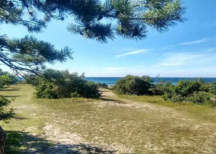 10 Person In Graested-by Traum